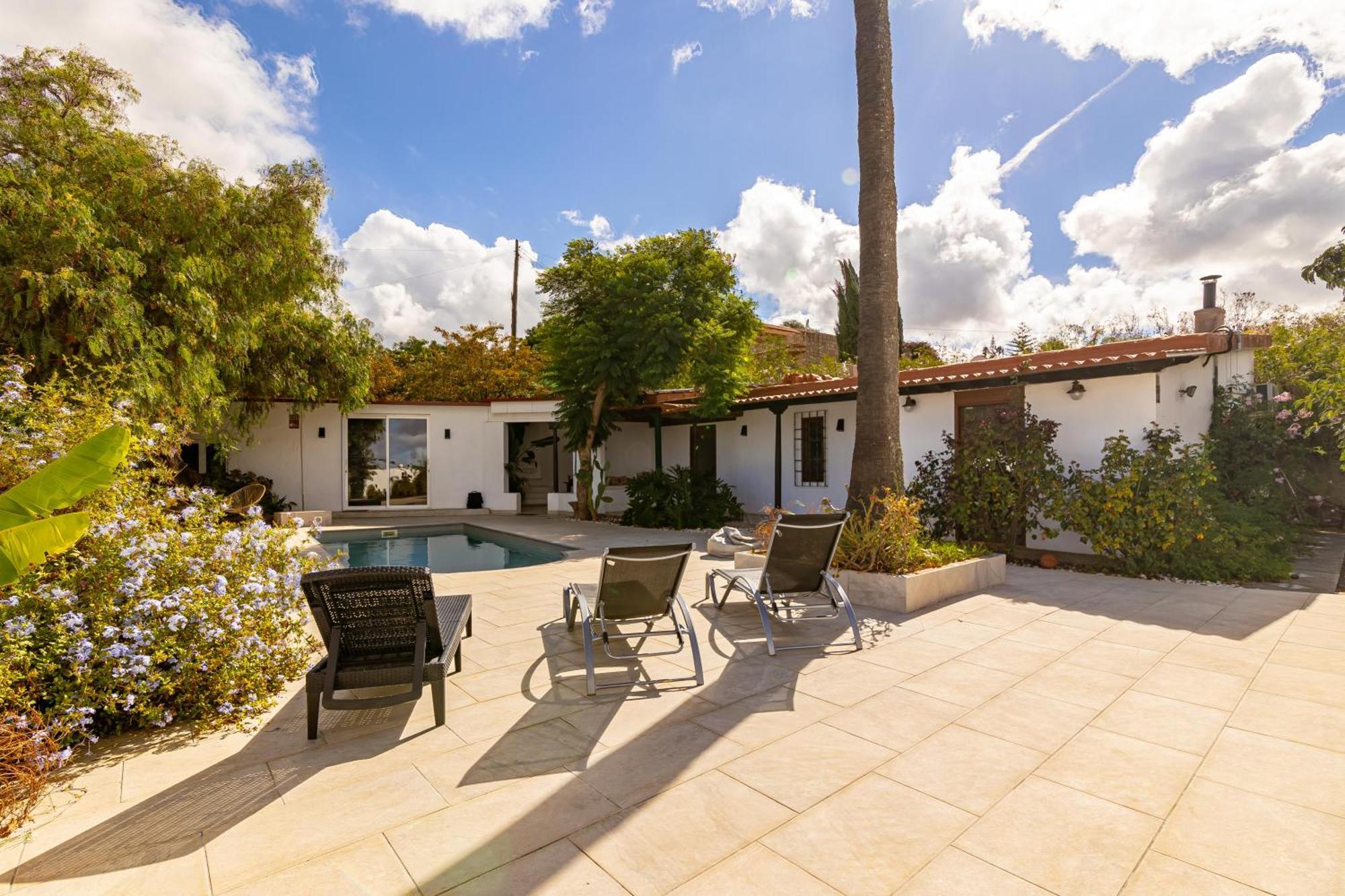 Lunatika House Villa