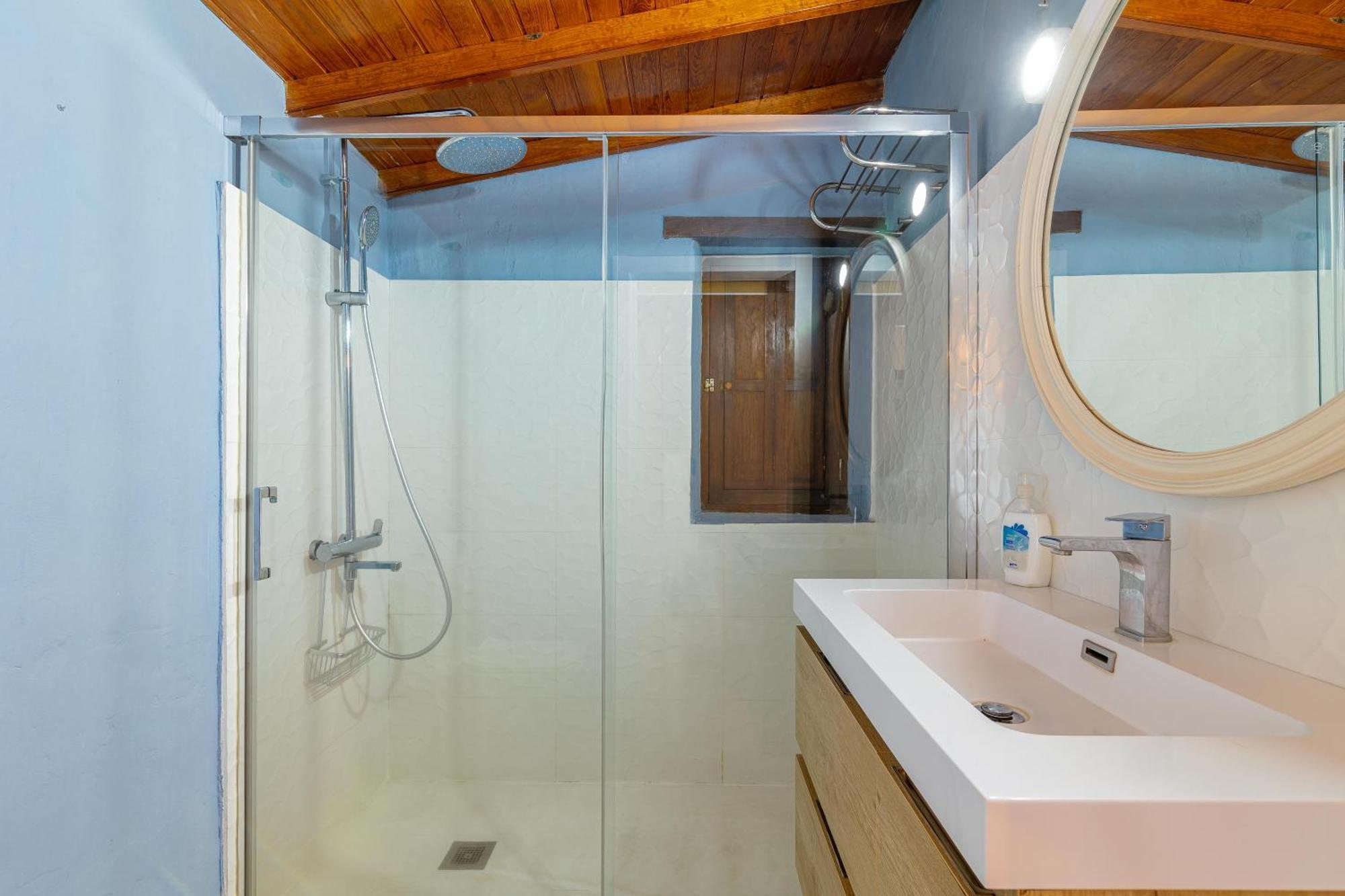 Lunatika House Villa